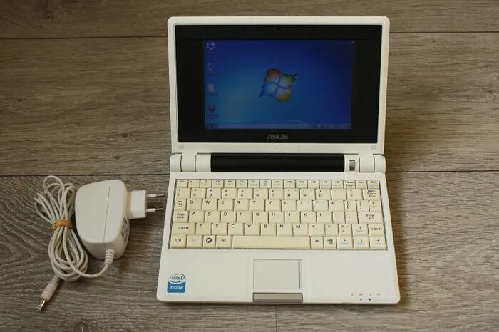 Eee pc 4g. ASUS Eee PC 4g 701. ASUS EEEPC 701 4g. Eee PC 701 4g. SSD на ASUS Eee PC 701.