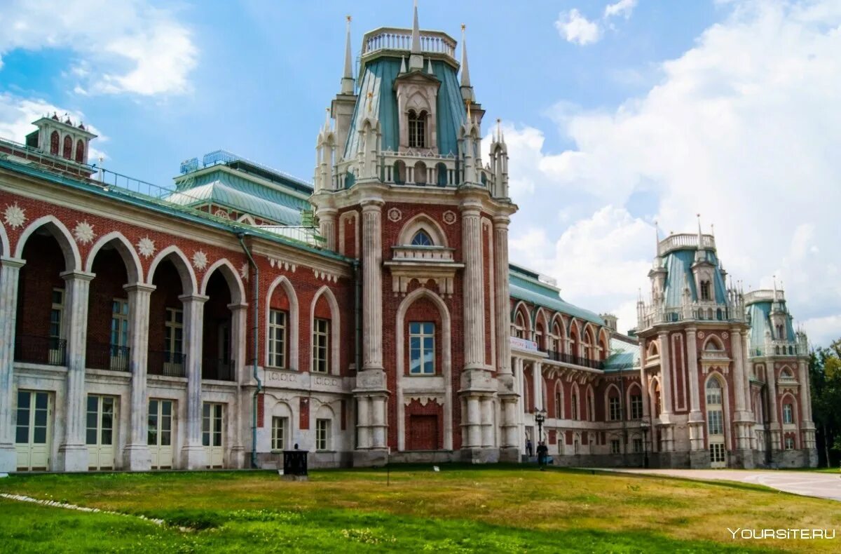 Парк музей царицыно в москве. Парковый ансамбль Царицыно. Царицыно музей-заповедник. Парк усадьба Царицыно. Царицынский дворец Баженова.