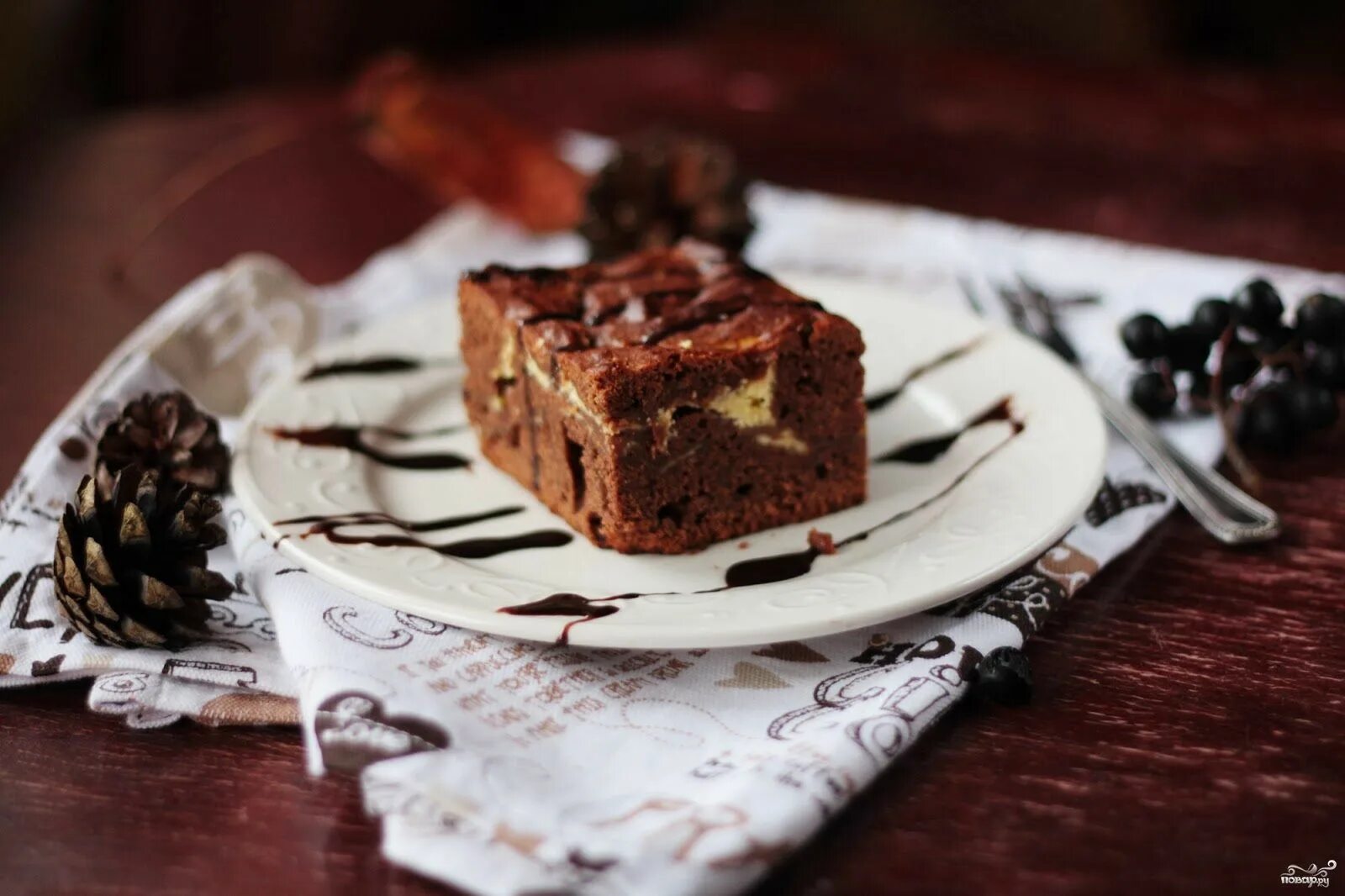 Брауни подача в ресторанах. Брауни ресторан. Брауни шоколадница. Шоколадный брауни подача. Брауни в ресторане.