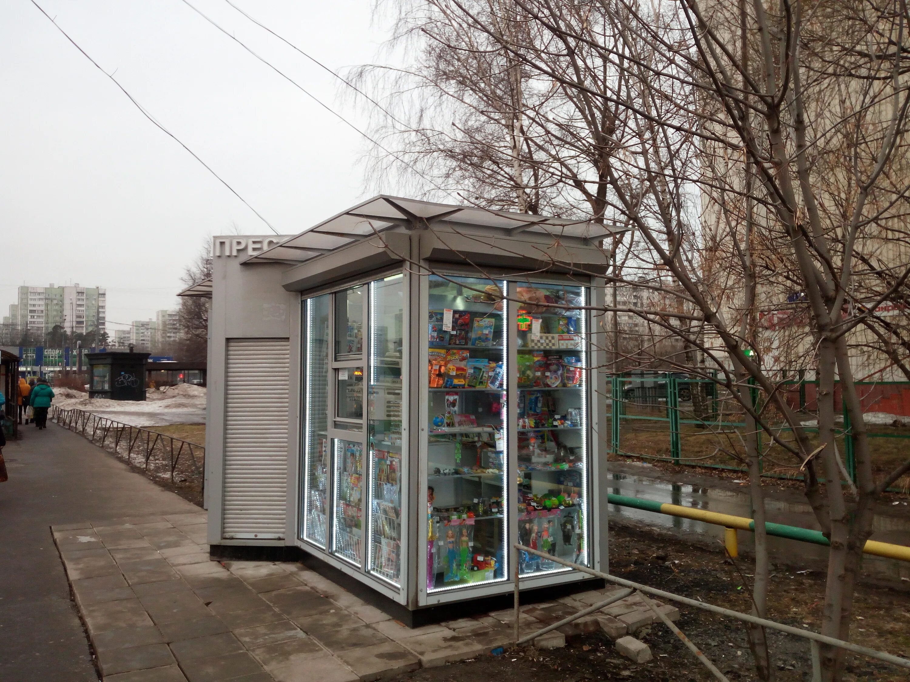 Мороженое киоск метро безымянка. Киоск печать в москве. Киоски для торговли. Павильоны для торговли. Газетные киоски в москве.