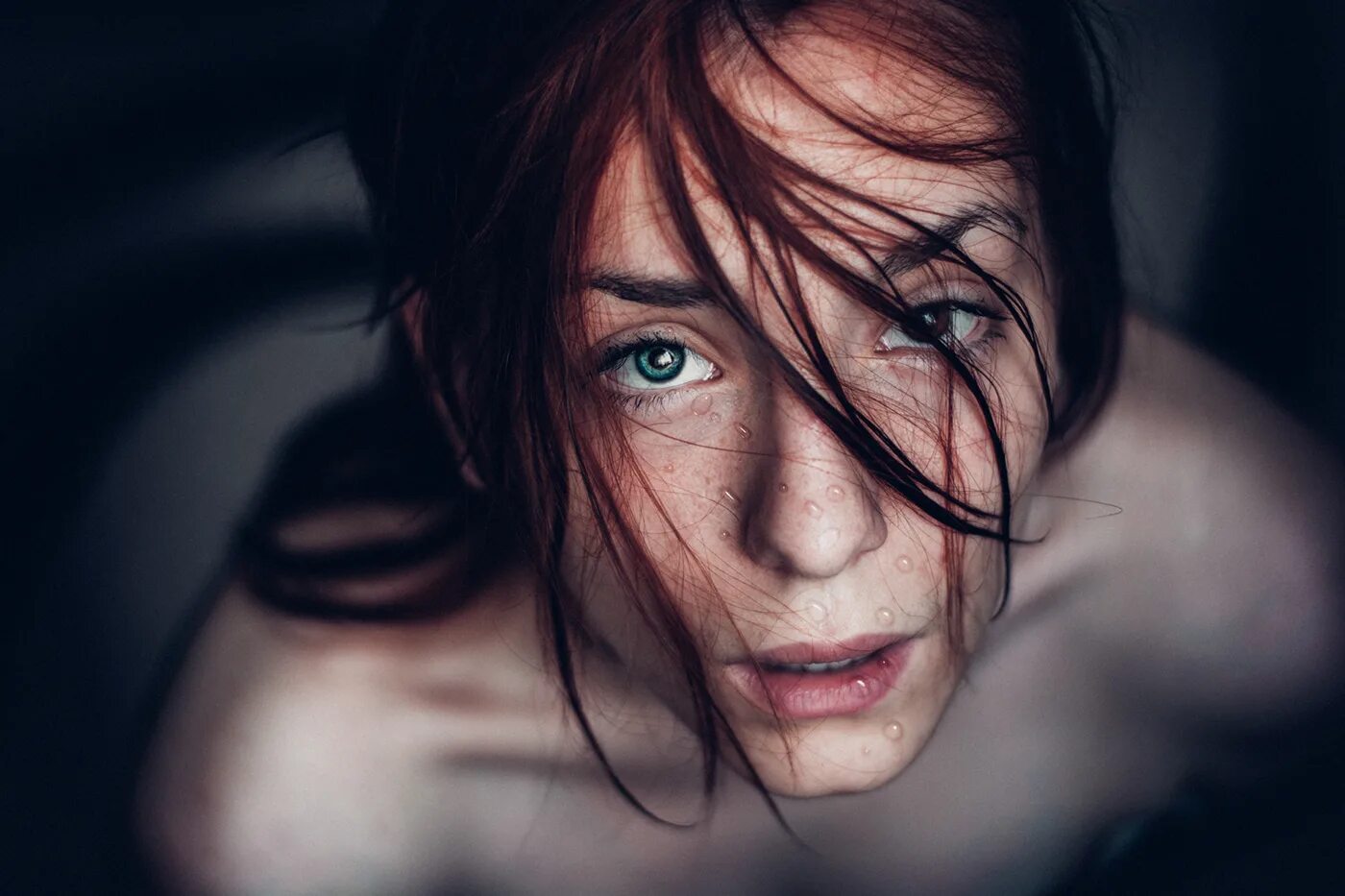 Необычный ракурс. Необычные фотопортреты. Съемка с нижнего ракурса. Необычный ракурс. Город вид сверху.