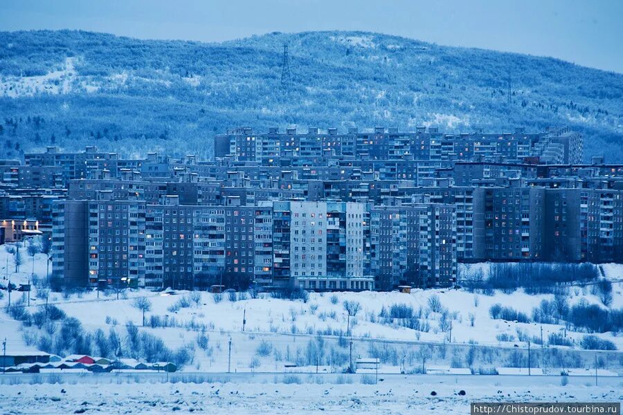 Полярный оленегорск. Заполярье Мурманск. Полярный город в Мурманской области. Заполярье город Полярный. Мурманск пос Полярный.