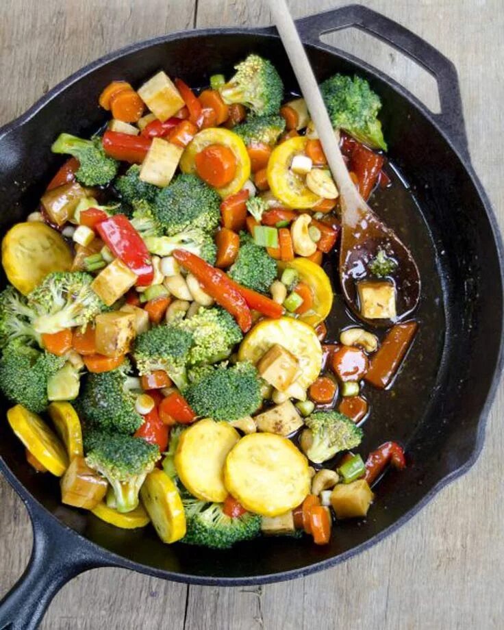 Tasty vegetables. Овощи стир Фрай. Жареные овощи. Пассированные овощи. Микс из обжаренных овощей.