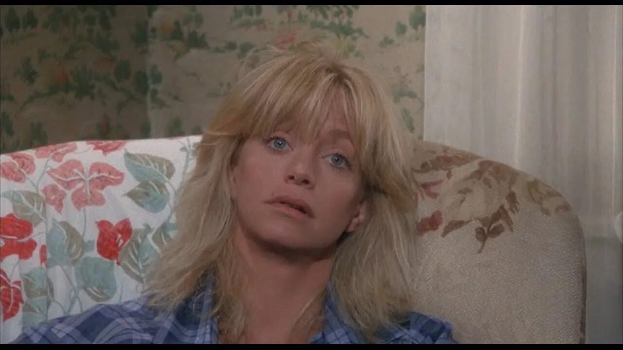 За бортом 1987 голди хоун. Голди хоун за бортом. Голди хоун за бортом. Человек за бортом 1987 комедия. Голди хоун за бортом.