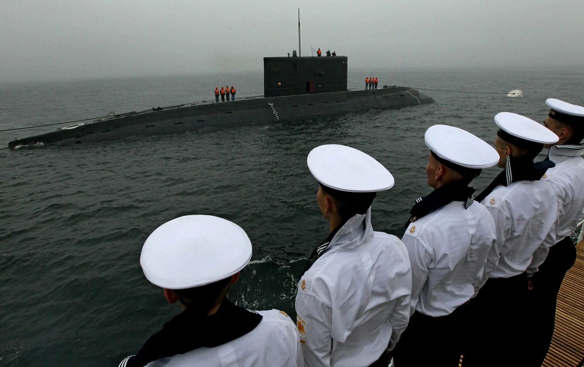 Моряков создают. Вахтенный на корабле. Балтийский флот вмф рф. Перекоп корабль балтийского флота. Матросы вмф чф.