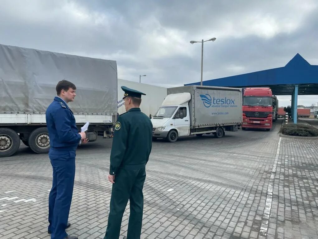 Кибартай литва. Очередь на границе чернышевское кибартай. Накопитель литва кибартай. Кибартай литва. Очереди на границе чернышевское-кибартай.