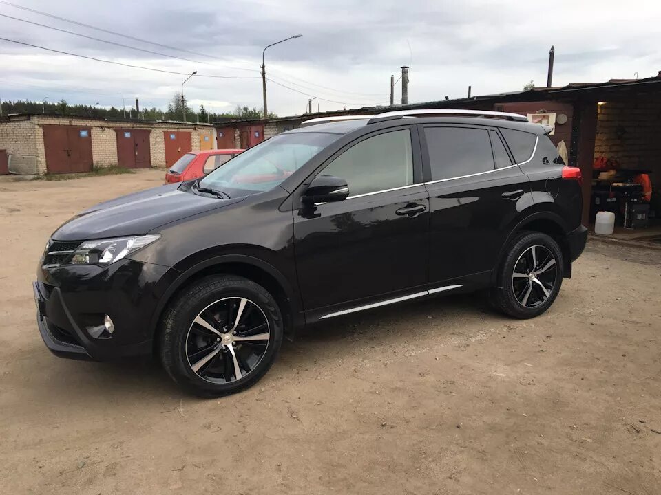 Диски на тойота рав 4. Toyota rav4 2014 r20. диски toyota rav4 2014 r18. toyota rav4 2014 r18. диски тойота рав 4 r19 черные.