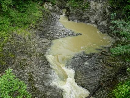 Сахрайские водопады