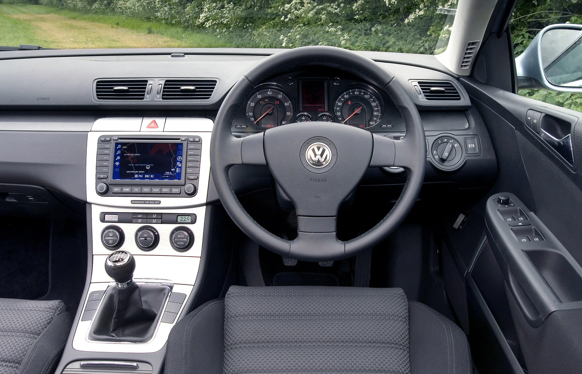 Фольксваген Пассат б6 2.0 2007. Фольксваген Пассат б6 седан салон. Volkswagen Passat b6 Interior. VW Passat b6 салон.