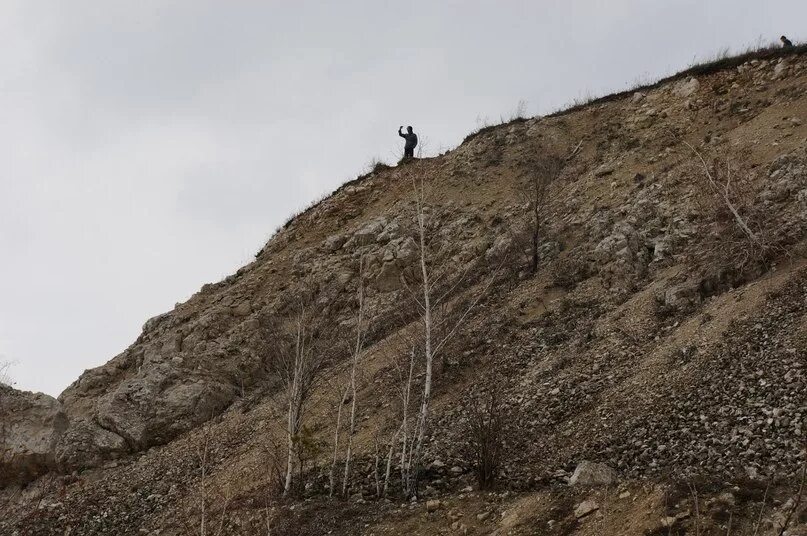 Гора карьерная. Путиловский карьер. Гранитные горы в карелии. Гора карьерная. Карьер медвежья гора краснодарский край.