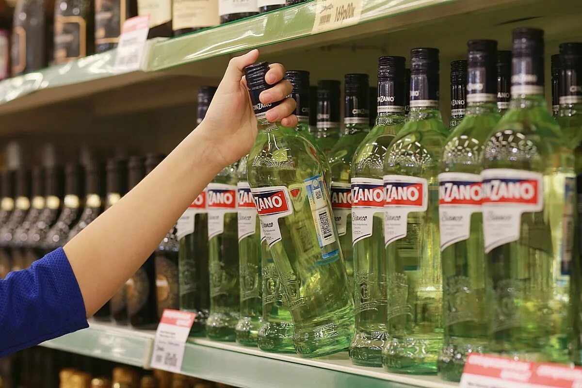 Брал с алкоголем можно. Алкоголь. Алкоголь в России. Алкогольные напитки в 2000 годах.