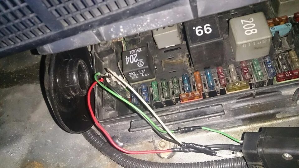 Ауди 80 ошибка. Audi 80 b4 диагностический разъём. диагностический разъем ауди 80 б3. диагностический кабель ауди 80 б3. audi 100 диагностический разъем.