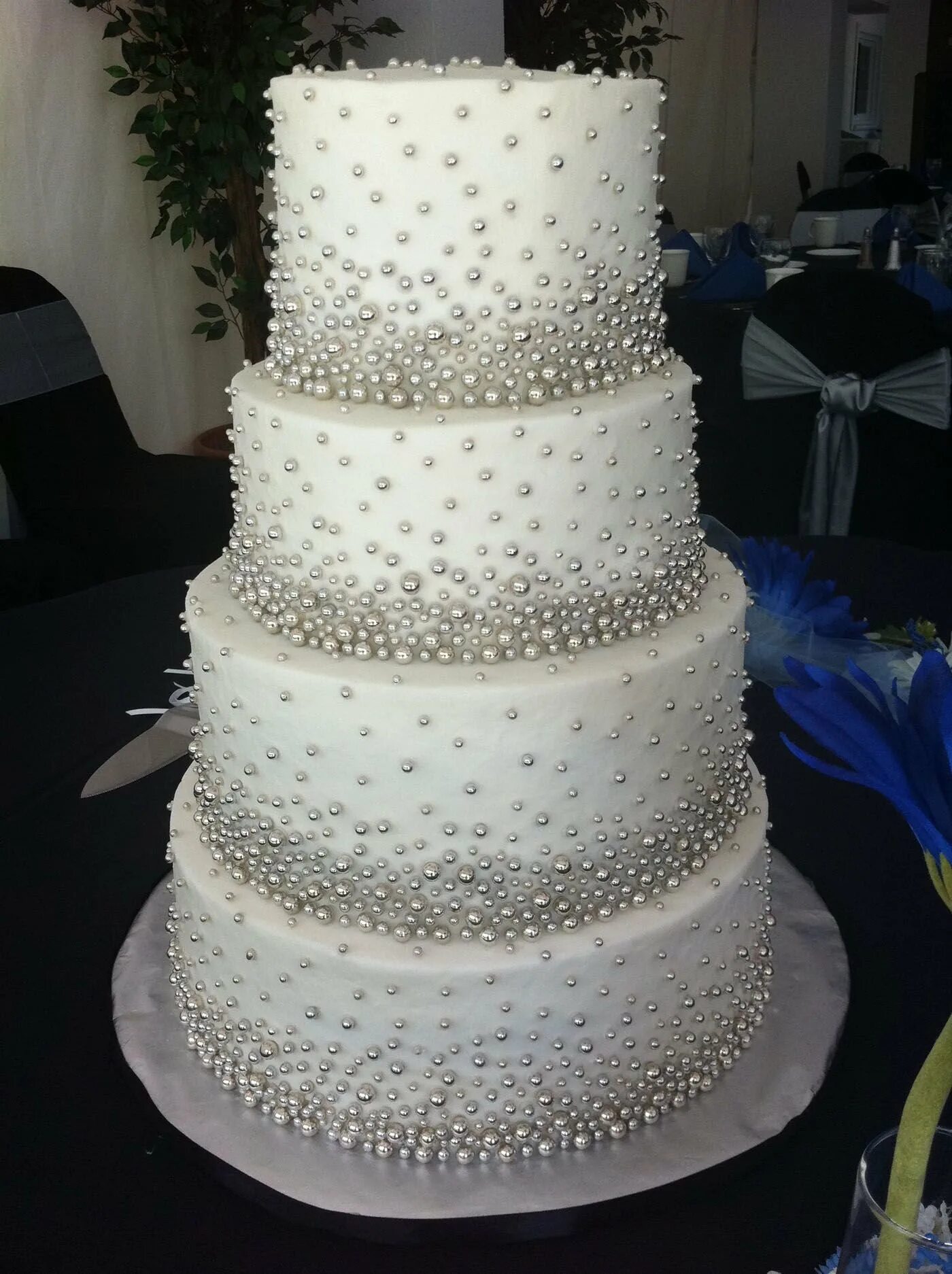Торт с бусинками. Свадебный торт!. Украшение свадебного торта. Свадебный торт с бусинами. Свадебный торт с бусинками.