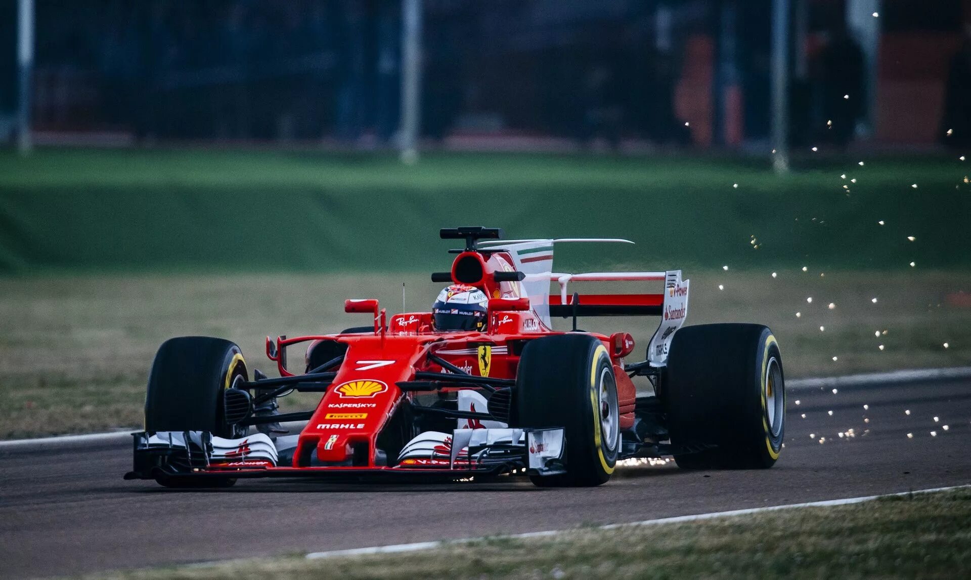 Ferrari sf70h. Болид ф1 Феррари 2017. Формула 1 Феррари 2017. Scuderia Ferrari Formula 1.