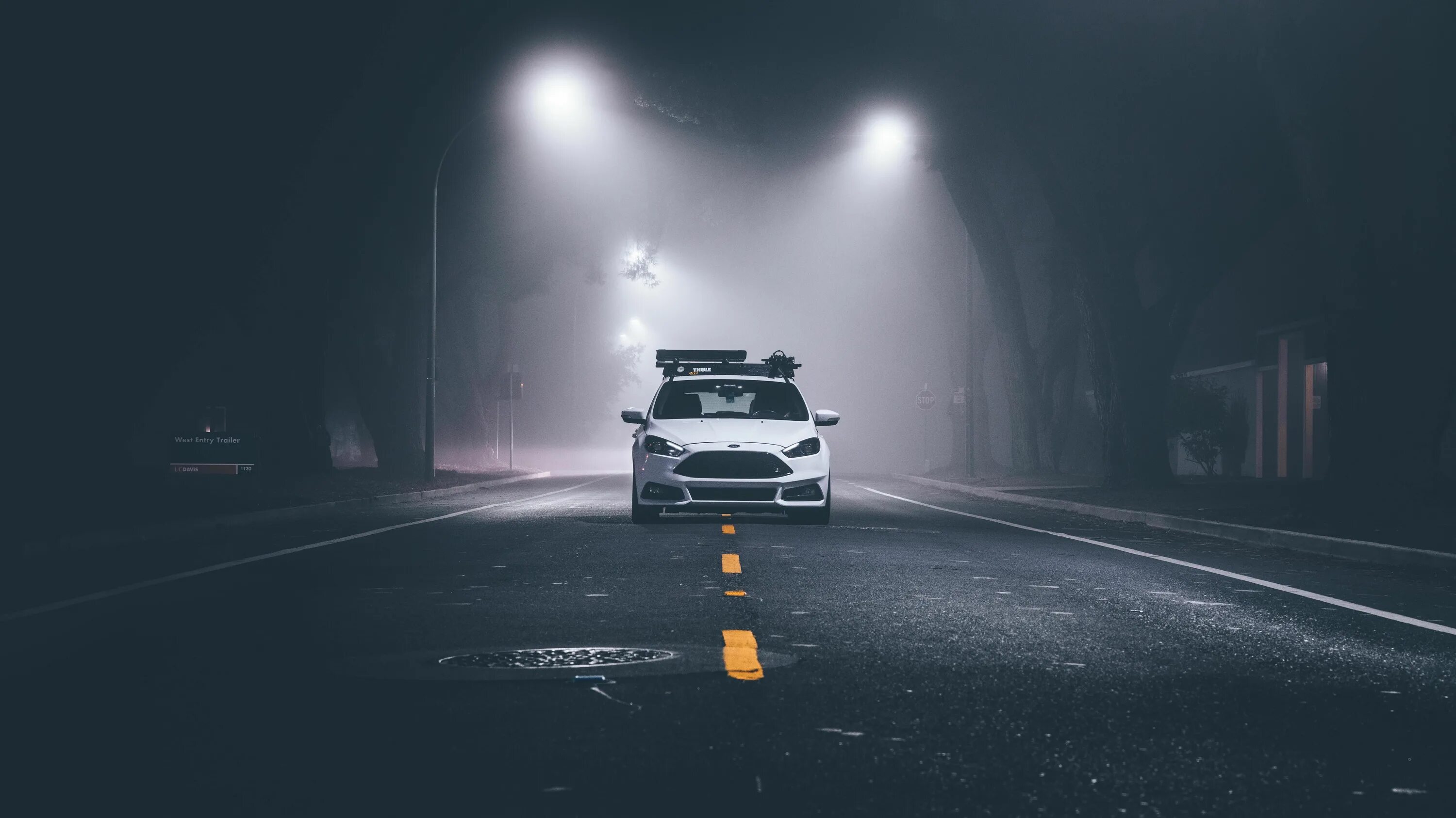 Street lamp wallpaper. старый фонарь. уличный фонарь. мрачная улица. вечерняя аллея.