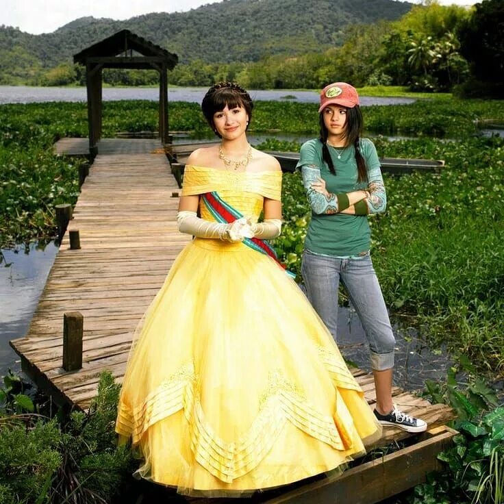 Программа защиты принцесс 2. Программа защиты принцесс 2. Принцесса розалинда программа защиты принцесс. Деми ловато программа защиты принцесс. Деми ловато программа защиты принцесс.