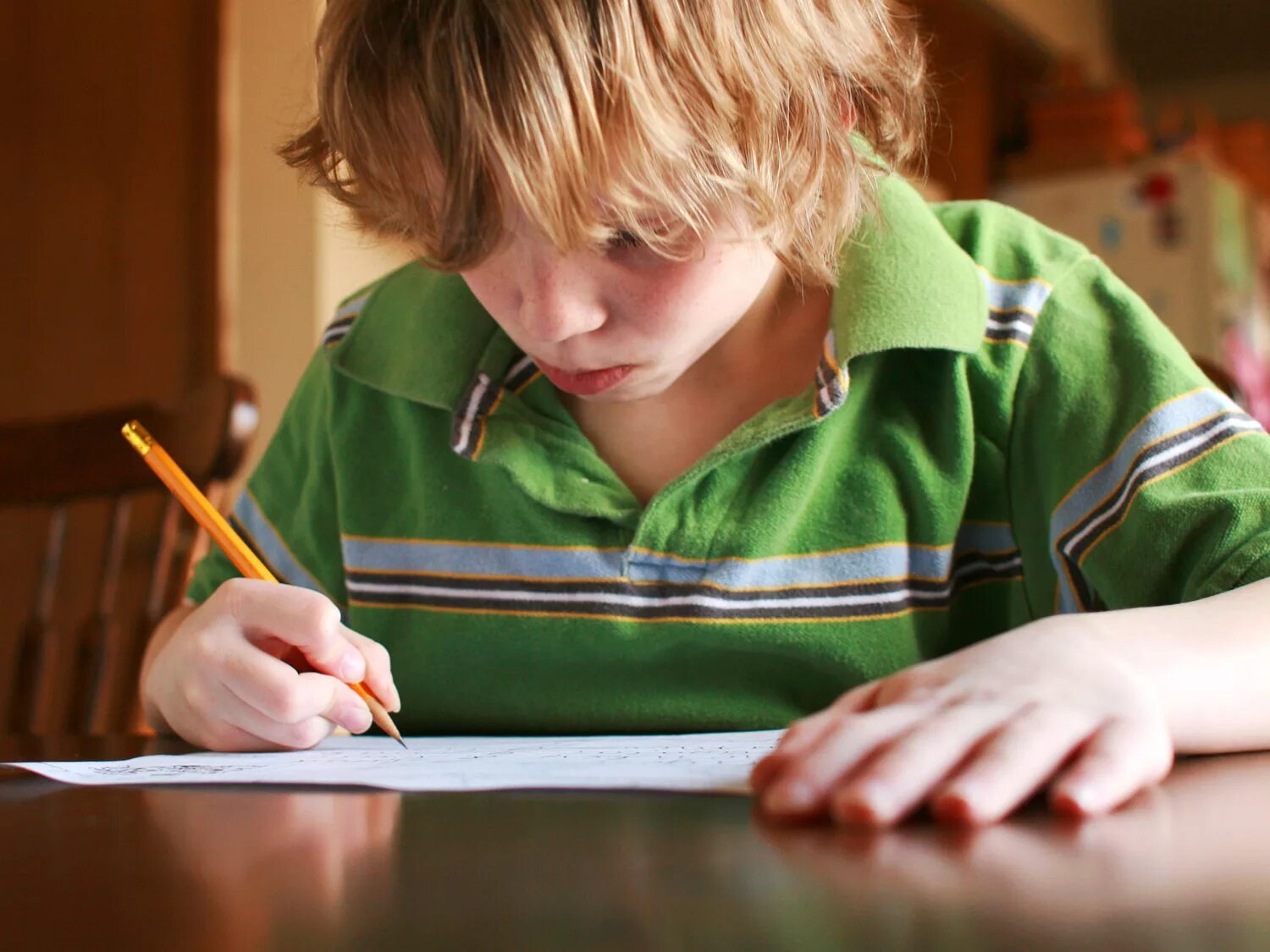 Write меньше read. Writing картинка. children write. мальчик учит правило. kids write.