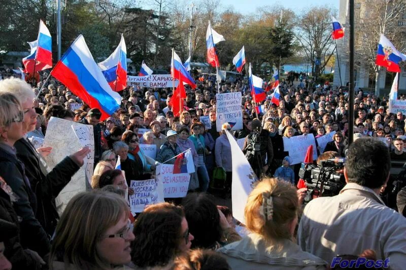 Митинг в Севастополе. Антиукраинские митинги. Митинги на Юго востоке Украины.