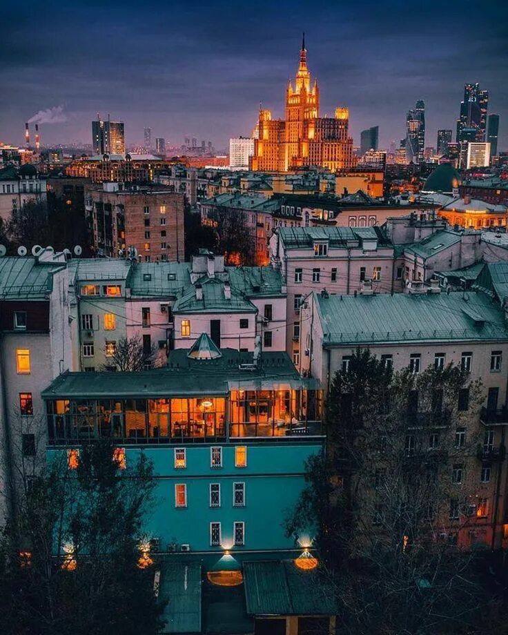 Эстетичные места в москве. Кремль деревья. Вечер в городе. Красивая москва. Москва летом.