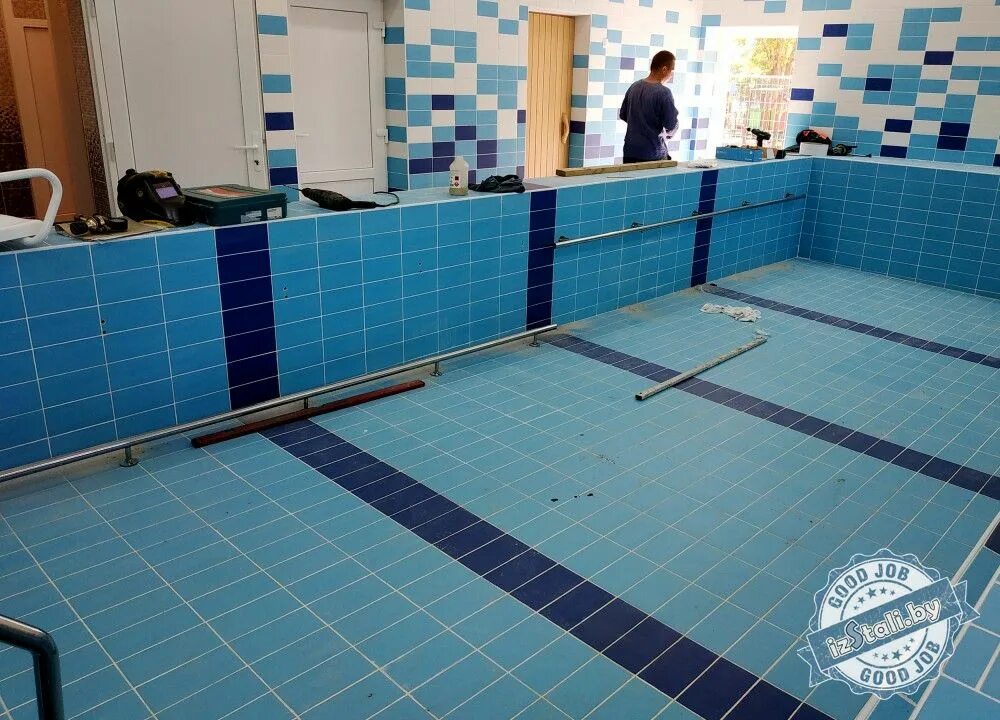 Солигорск бассейн. 14 школа бассейн. Государственный университет управления бассейн. Бассейн кристалл мирный. Бассейн солигорск.