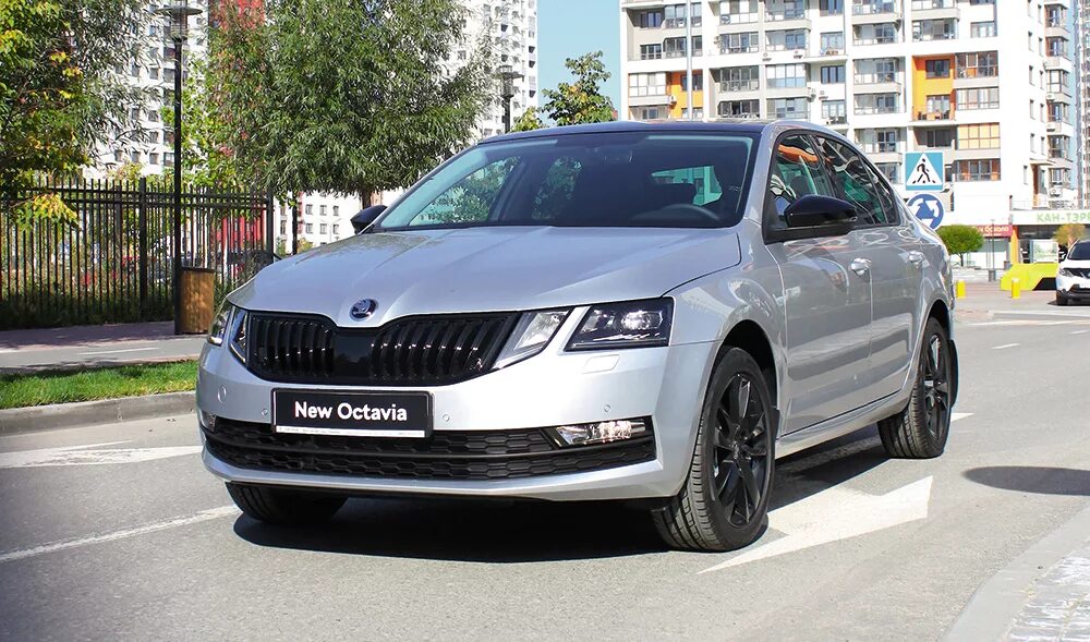 Skoda octavia a7 black. Skoda Octavia a7fl серебро. Škoda Octavia Black Edition.