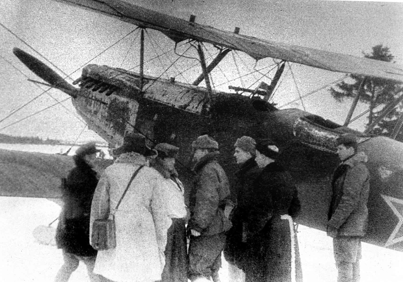 Аэродром парголово самолет памятник. Партизанский аэродром смелиж. Партизанские аэродромы. Аэродром 1944. Смелиж деревня партизанской славы.
