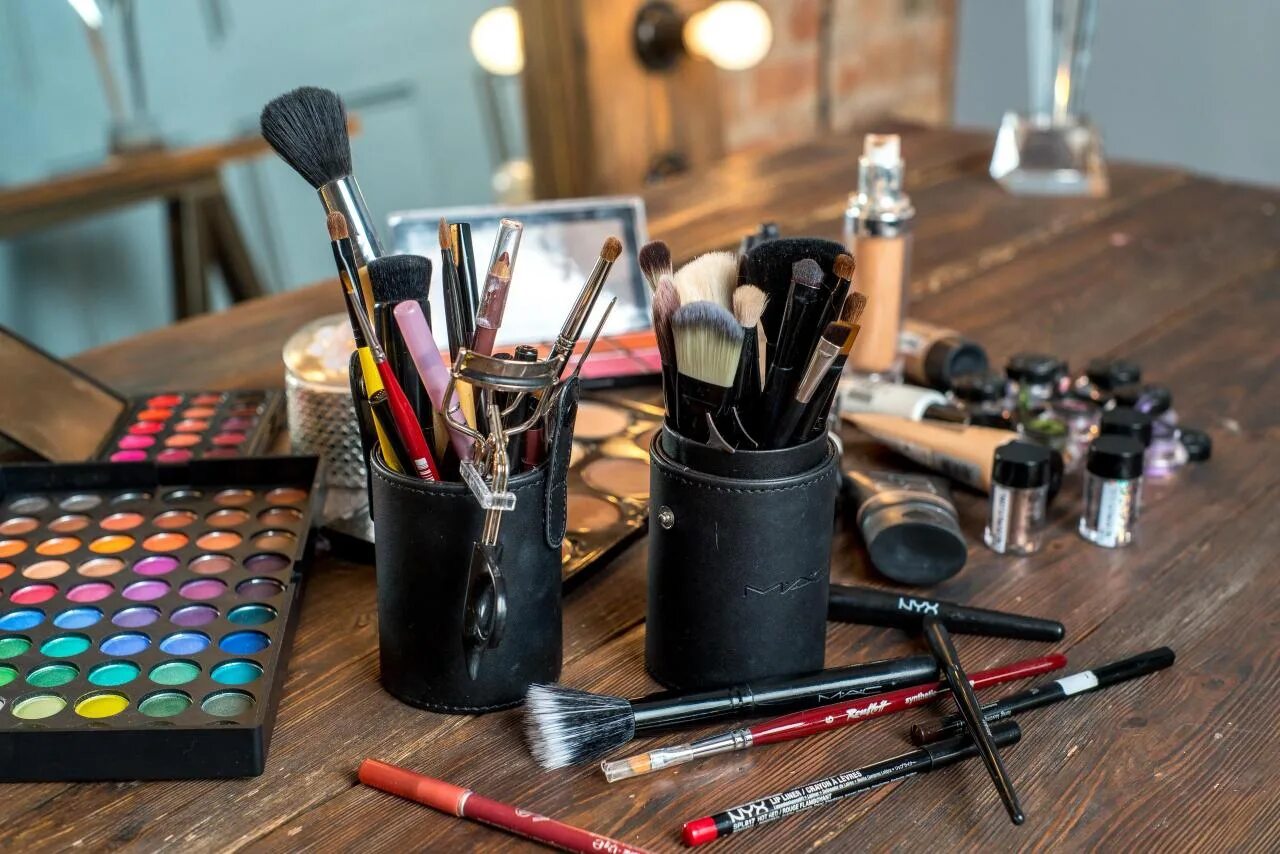 Экстремальный макияж глаз. Татуаж стелла каграманова. Мейкап studio erevan. Makeup cultura. Салон красоты зона make up.