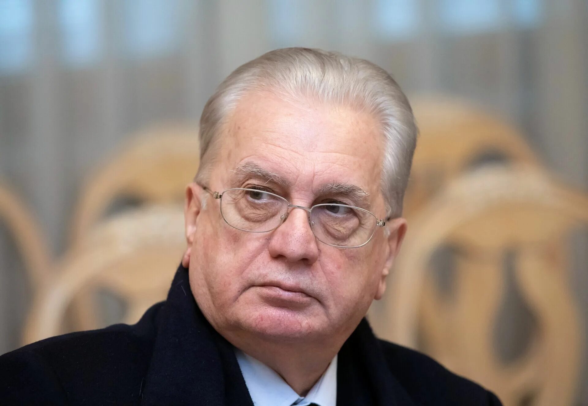 Пиотровский эрмитаж. Михаил пиотровский. петровский эрмитаж директор. ген директор эрмитажа пиотровский. генеральный директор михаил борисович пиотровский.
