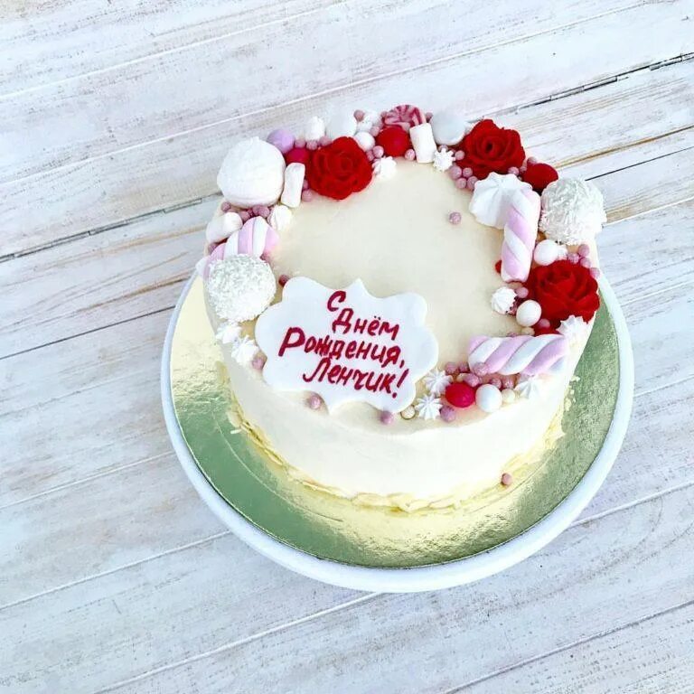 Торт для мамы. Тортик для мамы на день рождения. Торт любимой маме на день рождения. Оформление торта для мамы.