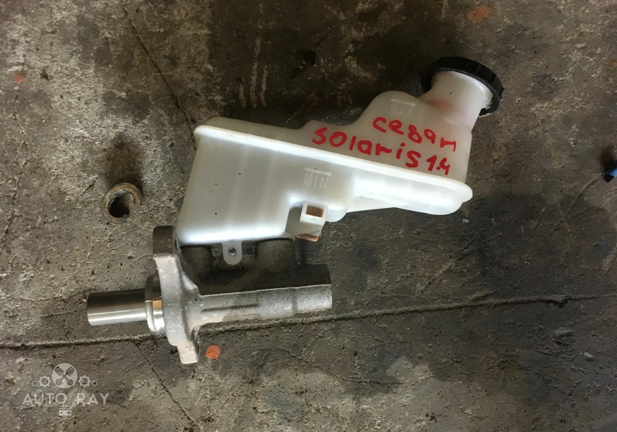 Тормозной цилиндр солярис. Hyundaikia 585104l100. 585104l100. 585104l100 или 585104r100. главный тормозной solaris 1.4.