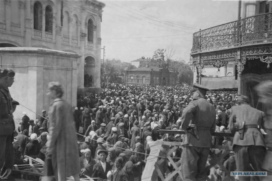 Освобождение г орла 1943. Освобожденный Орел 1943. Город Орел 1941-1943 годы освобождение. Оккупация орла в 1941. Немцы в Орле 1941.