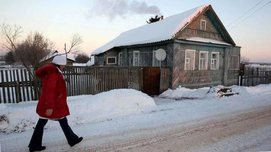 Врач в деревне. Сельский врач. Медработник в деревне. Медпункт в деревне. Переехать в деревню с работой