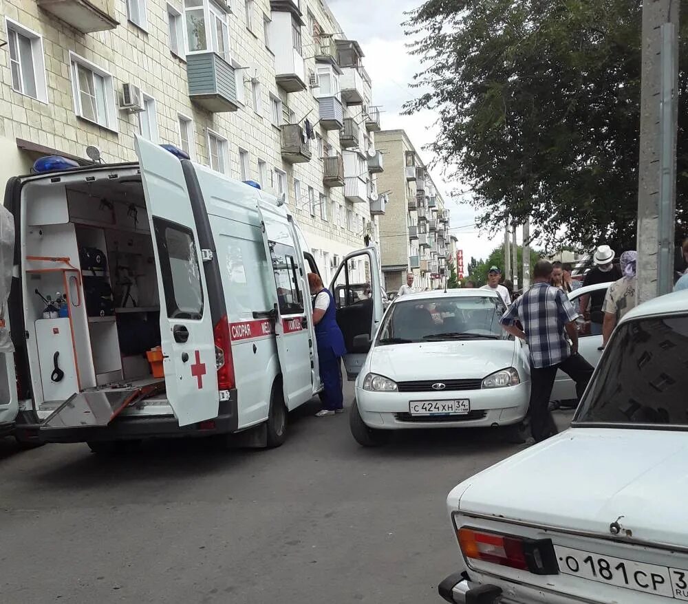 Камышин блокнот новости сегодня происшествия последние. Скорая в камышине. Перекресток камышин. Происшествие в камышине вчера. Камышин блокнот новости сегодня происшествия последние.