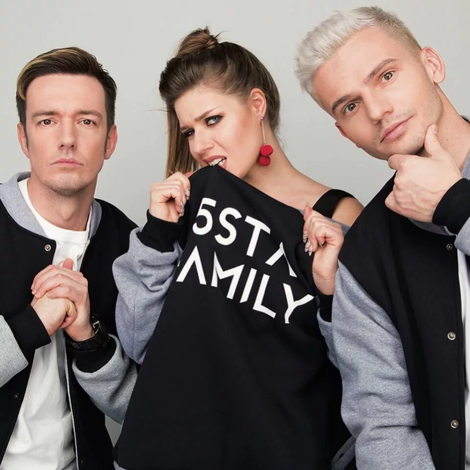 Зачем песня 5sta family. Солистка 5sta family. 5sta family вокалистка. 5sta family - эгоистка. антон радаев 5sta family.