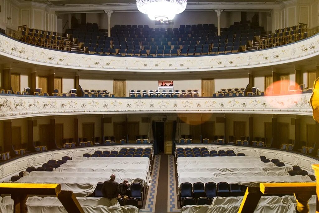 зал - Picture of The Nizhny Novgorod State Academic Drama Theater of Gorkiy - Tr