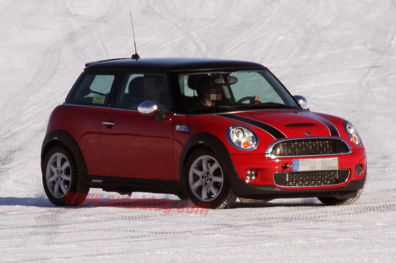 Мини полный привод. Мини Купер полноприводный. Cooper полноприводный Mini Cooper s. Mini Cooper полный привод 2024. Мини Купер двухдверный.