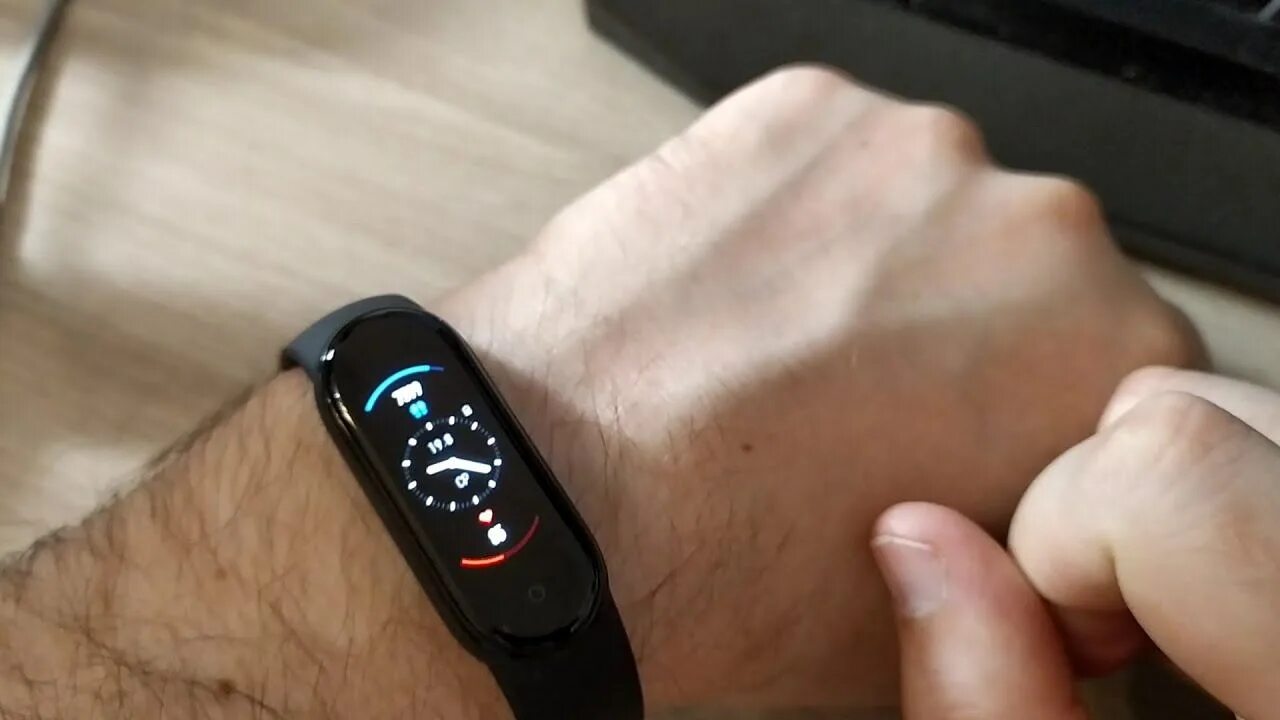 Установить циферблат mi band. Xiaomi mi band 5 циферблаты. mi band 7 циферблаты. mi band 6 циферблаты. циферблаты для mi band 8.
