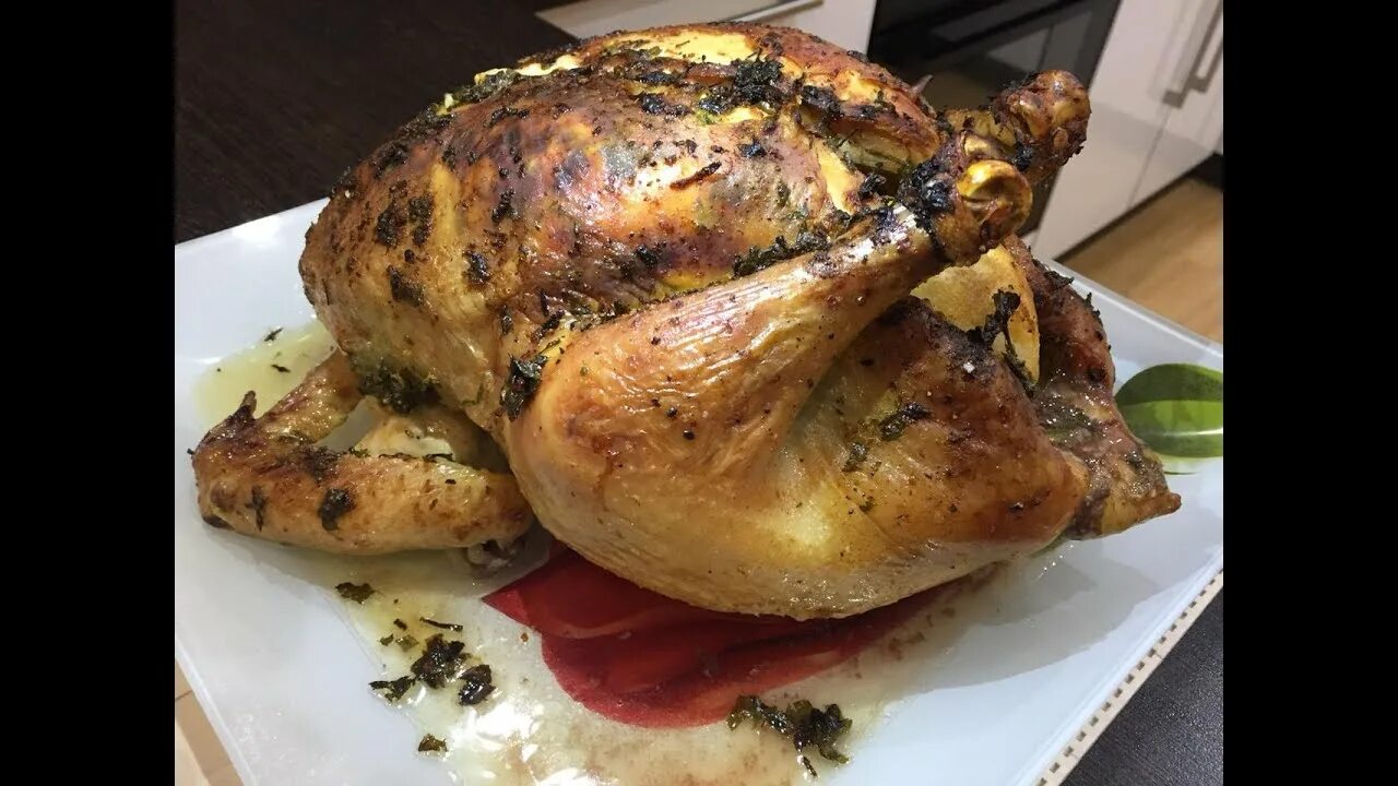 Индейка в духовке запеченная в фольге целиком. Курица в фольге и духовке с кукурузой. Индейка целая в духовке сочная. Индейка в духовке запеченная в фольге целиком. Индюшка запеченная в духовке в фольге.