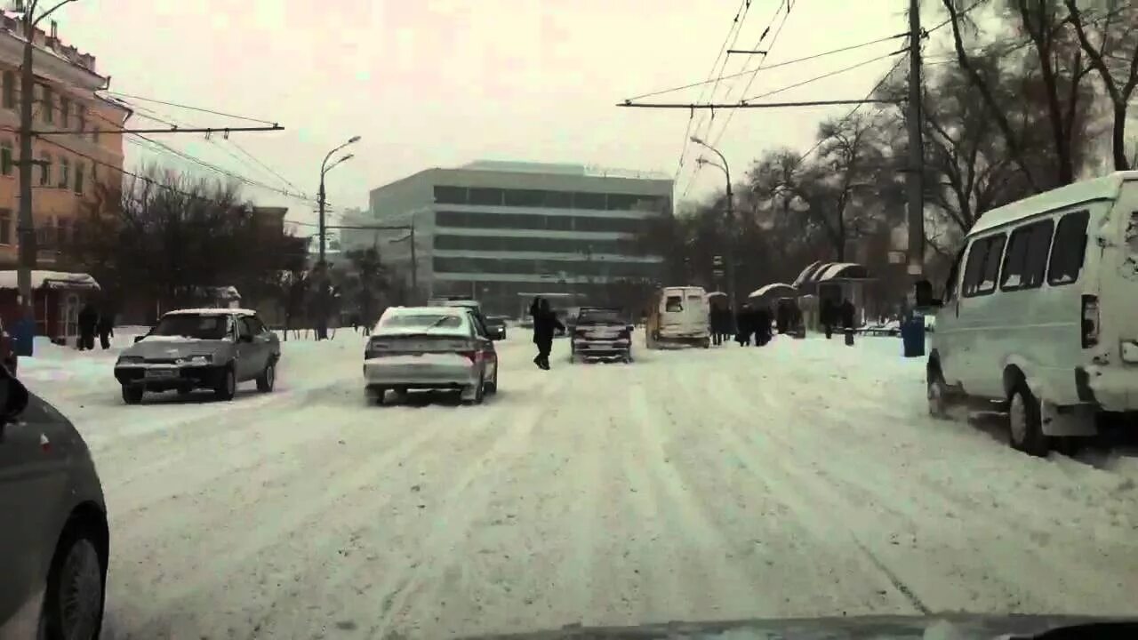 Трамвайное кольцо астрахань. Астраханский трамвай. Астраханский трамвай яблочкова. Астрахань 2003 год фото. Астрахань 70 х годов улица софьи перовской.