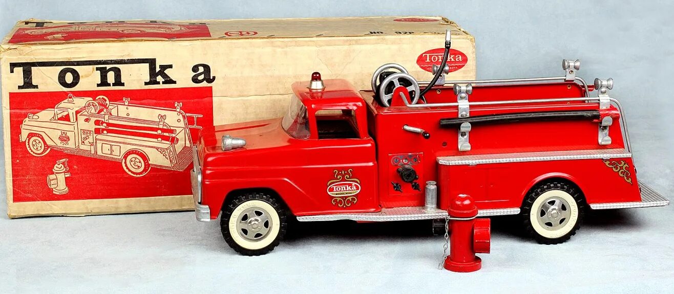 Rescued toys. Tonka пожарная машина. Tonka Truck 1950. 1950s Tonka Toys. Toy Fire Truck.