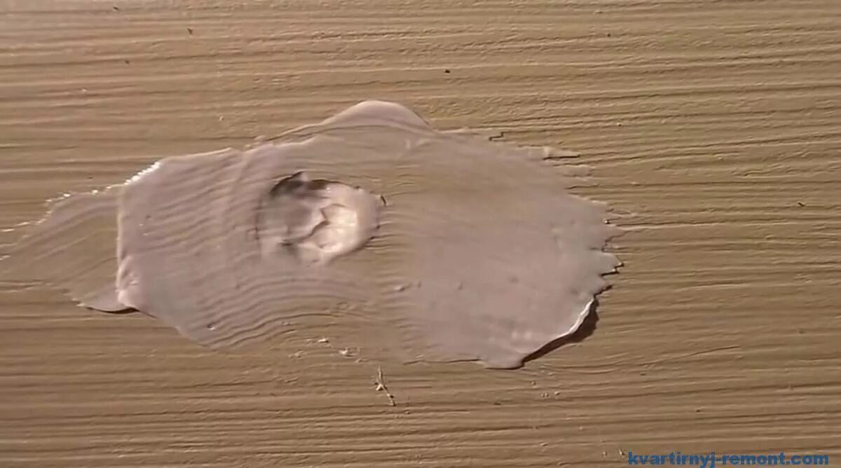 Панель заделать. Щели в панелях пвх. Панель заделать. Короб в туалете из пвх панелей. Заделать дырку в пвх панели.