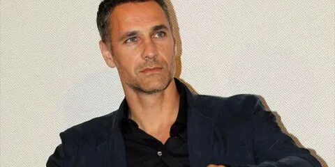 Рауль гонсалес бланко. Рауль реал мадрид тренер. Рауль гонсалес. Рауль футболист реал. Рауль бланко футболист.