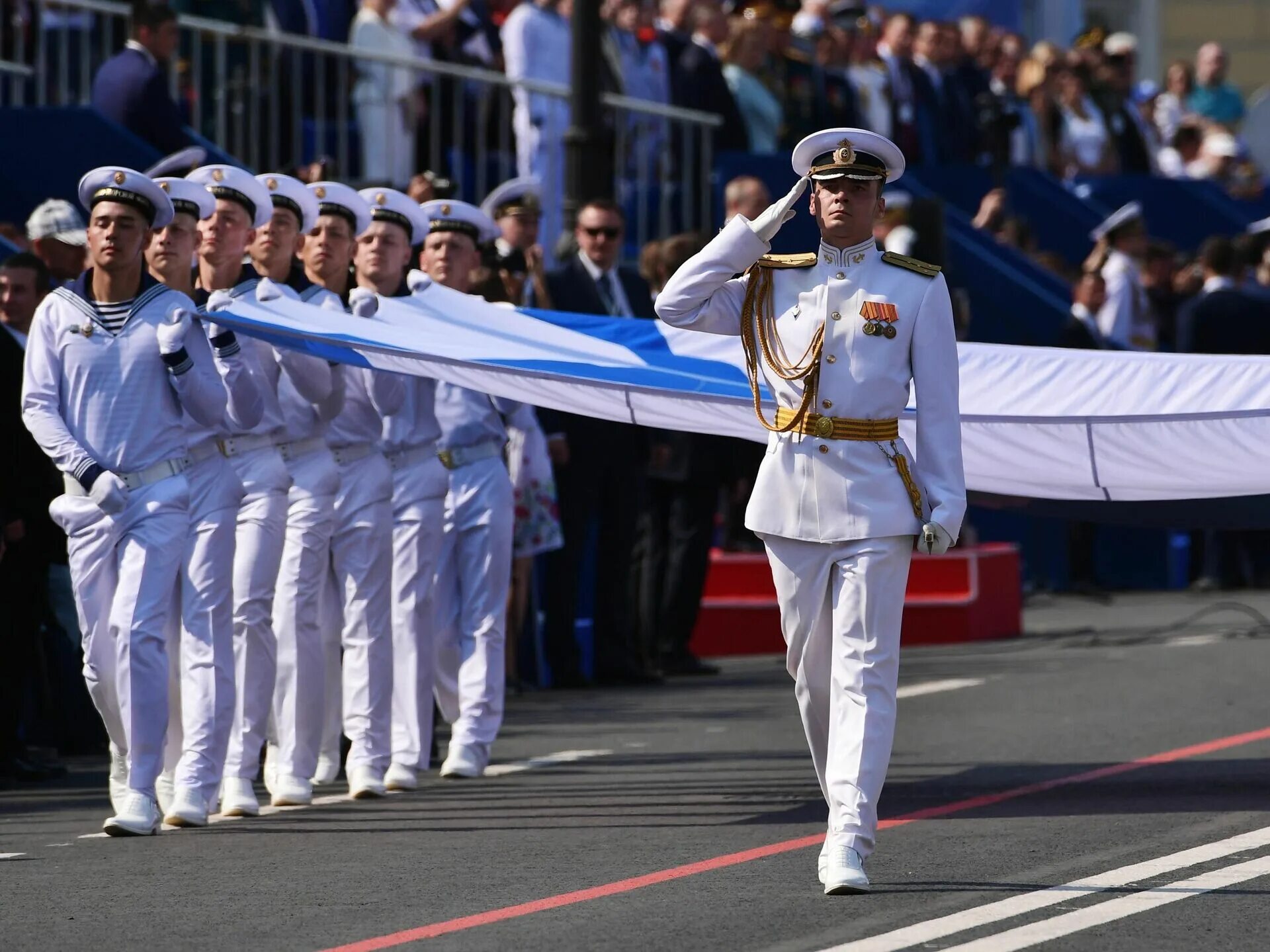 Струна морпех на параде