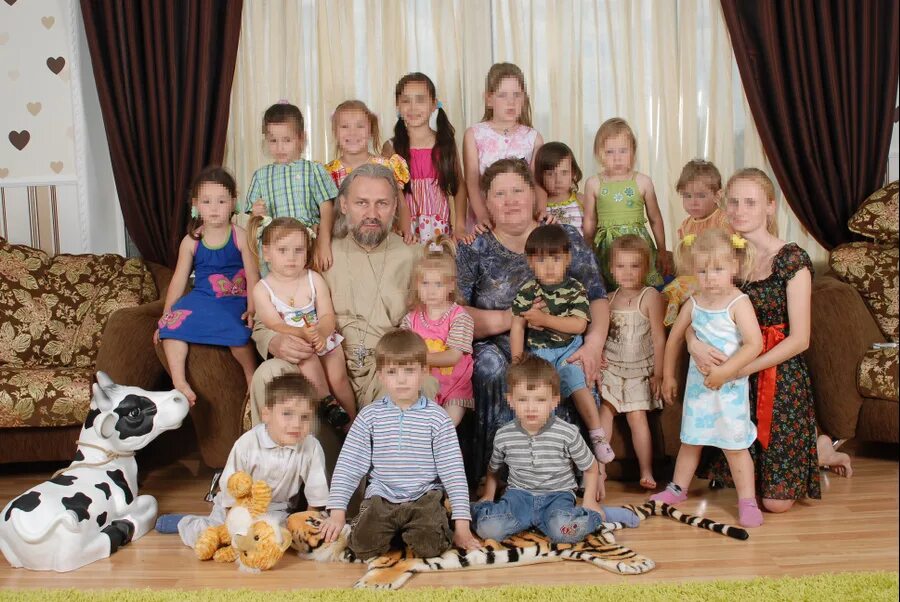 Многодетные усыновляют детей