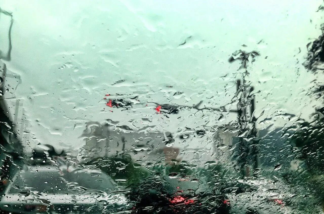 Rain hits. Дождь на стекле. Дождь за окном. Дождь из стекла.