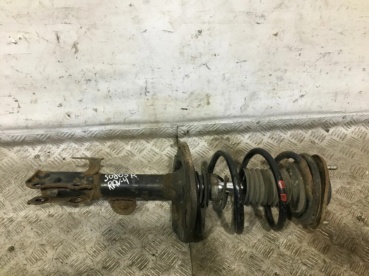 стойка рав 4. стойка рав 4. Rav4 передние стойки 2002. стойка для тойота рав4. стойки рав 4.