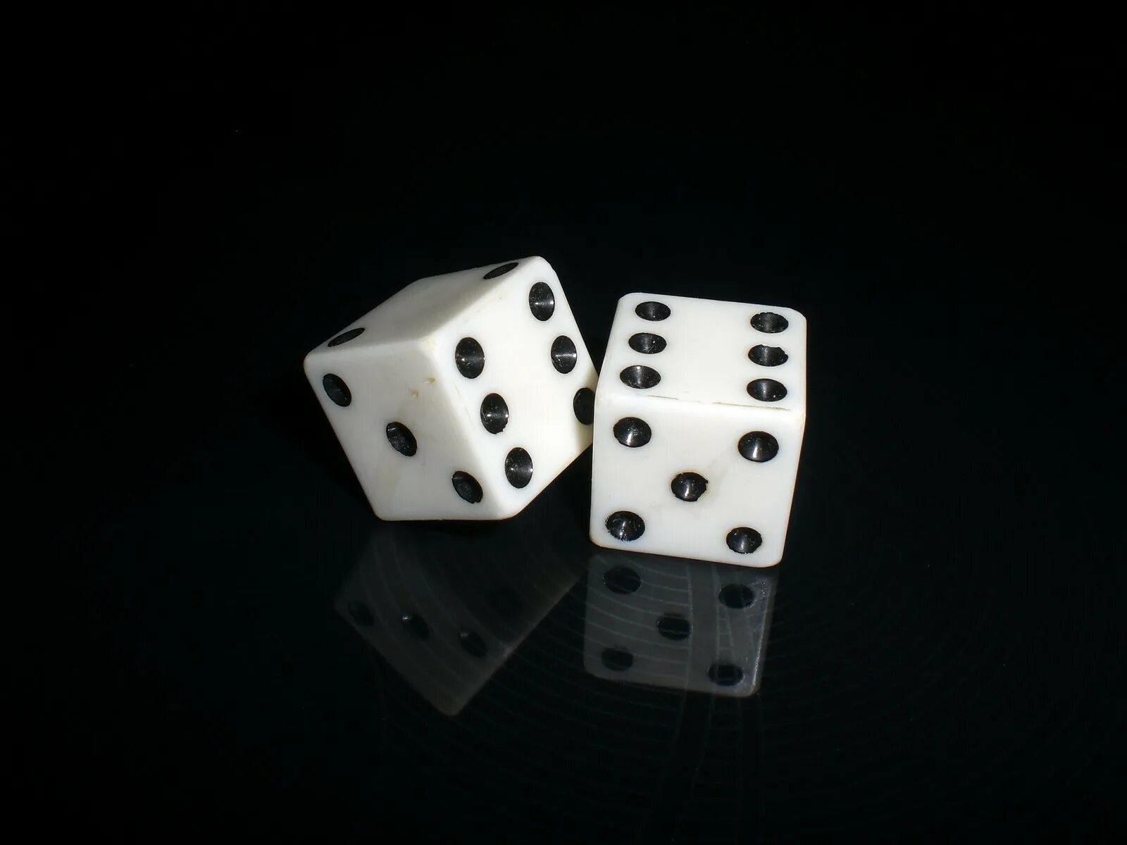 Песня dice and roll odetari slowed. Dice. Roll the dice. Rolling dice Casino. Dice Tournament.