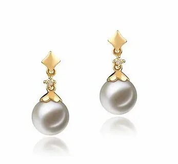 Pearl earring