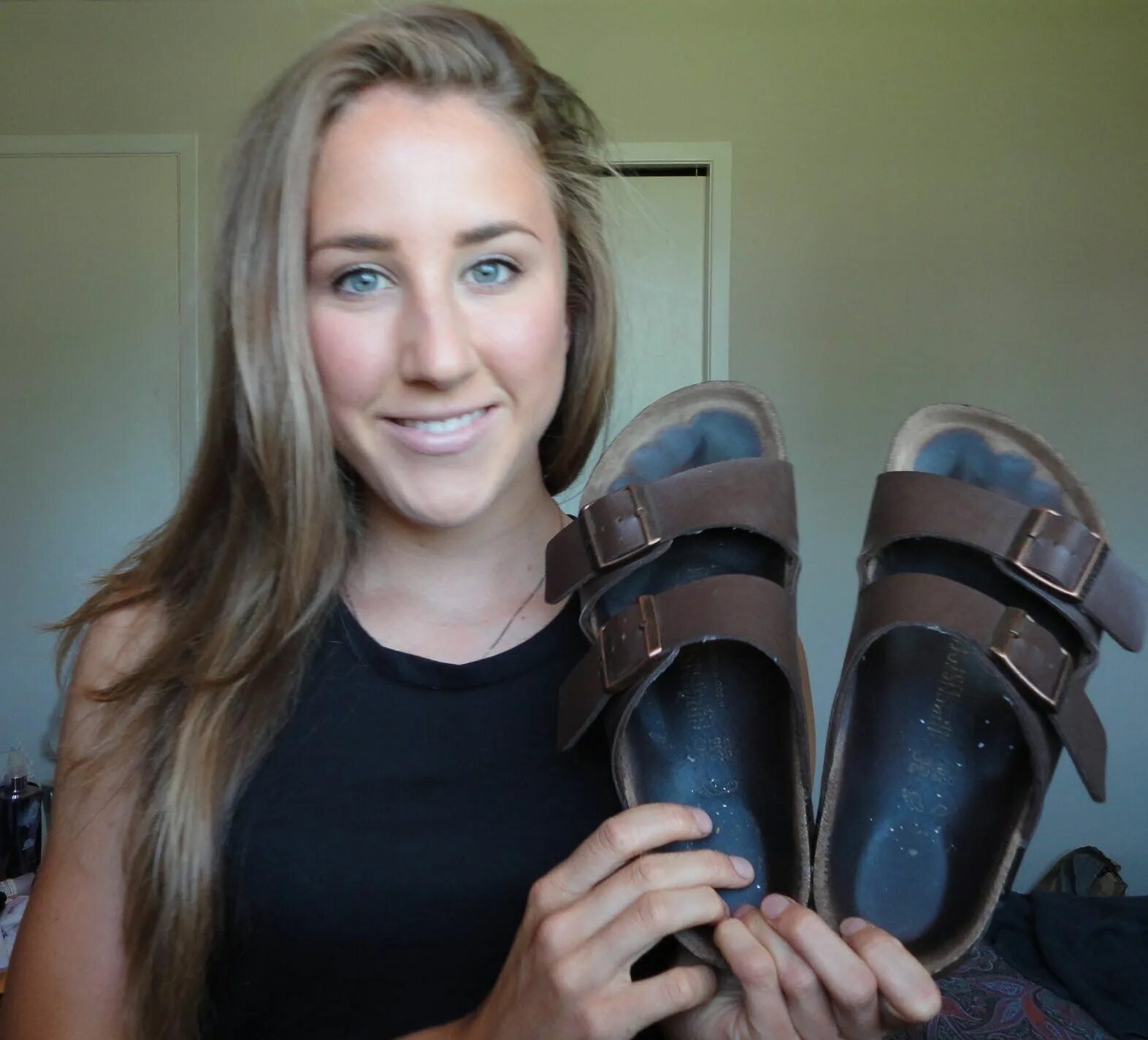 Worn sandals. Birkenstock Гош. Биркеншток Милано. Birkenstock сандалии мужские. Well worn Sandals.