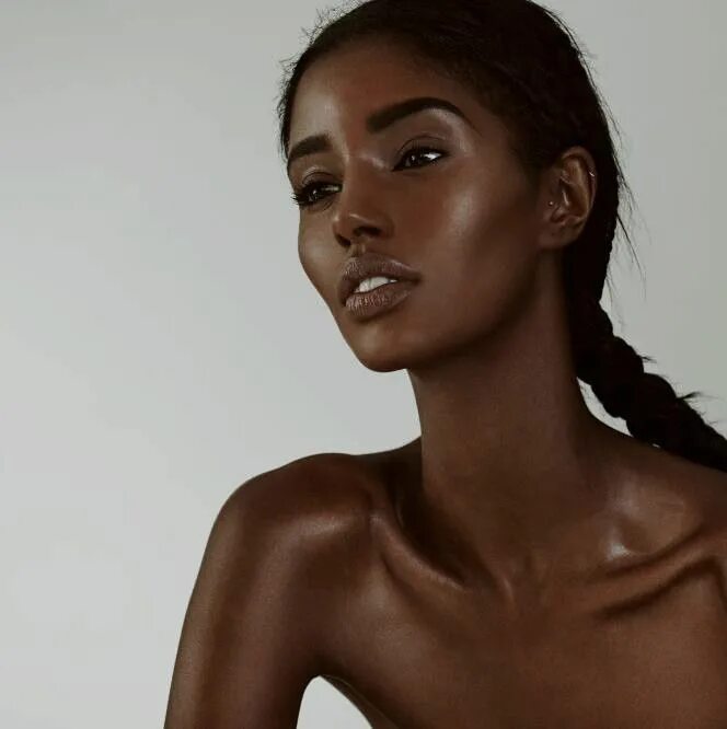 Brown girl. Thin eyebrows. Коричневые кожаные штаны. Skinny brown. Black skin.